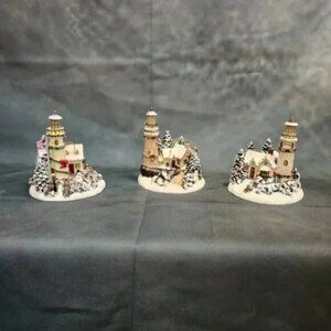 Thomas Kinkade Winter's Light Of Peace Ornament Set
